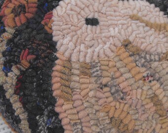 Bunny Hearts PDF instant download pattern set for rug hooking
