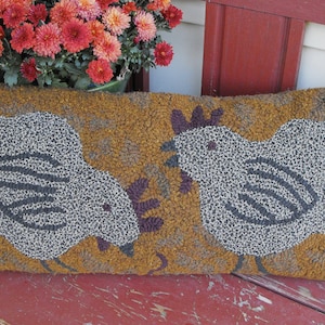 Feathered Friends Kussendeken haken PATROON ALLEEN ontworpen door Karen Kahle gedrukt op linnen//eenvoudige afwerkingsinstructies inbegrepen//kippen