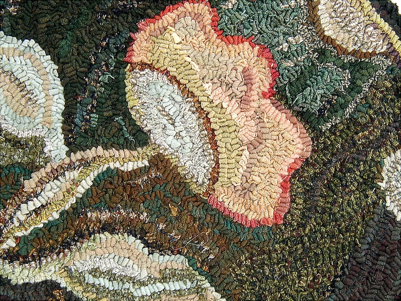 Oval Antique floral rug hooking pattern on primitive linenKaren Kahle hooked rug design