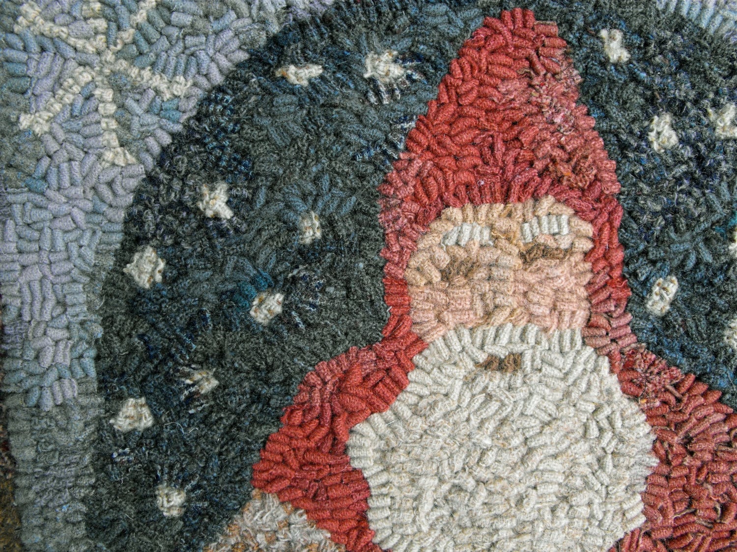 Wooly Santa PDF for rug hooking and punchneedle embroidery//Karen Kah…