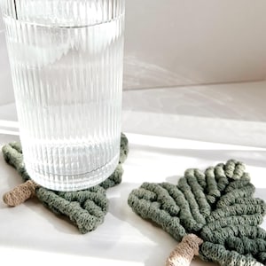 Christmas Tree Coaster, Simple Holiday Decorations, Macrame Mug Rug