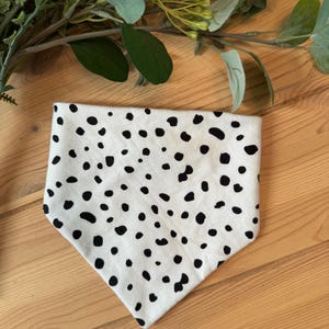 Black and White Spotted Dog Bandana | Polka Dot Bandana with Scrunchie Band | Pet Scarf | Stylish Dog Accessories |Pet Bandana | Puppy