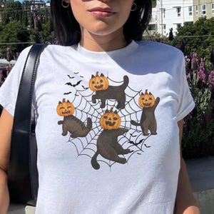 Schwarze Katze Kürbis Halloween T-Shirt, Halloween Kürbis Baby T-Shirt, Summerween Shirt, Y2K Baby T-Shirt, Gruselige Saison,