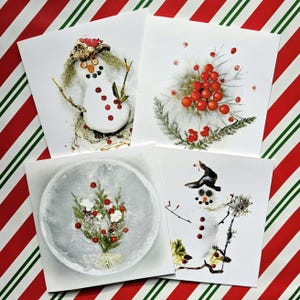 Cartes de Noël créatives | Lot de 4 cartes de vœux | Cartes de voeux botaniques uniques | Bonhomme de neige, baies et boule à neige | Cartes de Susan