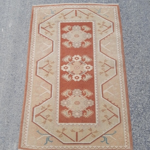 Vintage Turkish Wool Rug (2.9x4.4 Ft): Handmade Oushak Anatolian Rug