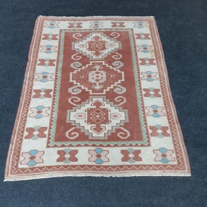 Small Vintage Oushak Rug: 2.10x3.9 Ft Turkish Wool Rug