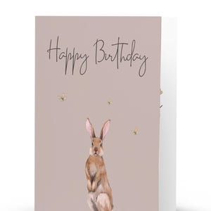 Biglietto d'auguri con una lepre carina. Biglietti d'auguri per lei. Regali di compleanno. Biglietti d'auguri. Il suo compleanno. Fauna selvatica britannica. Biglietti d'auguri carini.