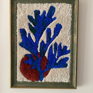 Handmade Tufted Wall Art – Framed Textile Artwork Inspired by Sea Plants – Abstract Coral Design – Unique Fiber Art