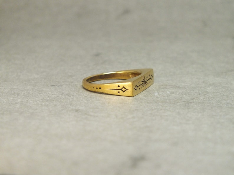 Signum diamond ring, 18k gold signet ring, intaglio ring, celestial ring, diamond signet ring, starburst diamond ring, engraved signet image 6