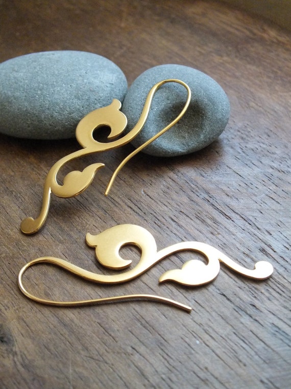 Items similar to Arabian nights threader earrings in 24kt gold vermeil