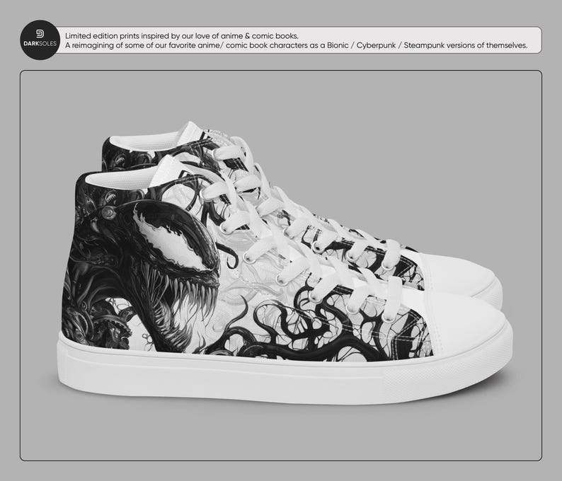 Pu&ograve; includere: Sneakers bianche alte con una stampa grafica in bianco e nero di una creatura con tentacoli. La stampa ricorda un personaggio dei fumetti.