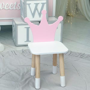 Kids Pink Crown Chair Wooden Baby Chair for Toddler Nursery Room Children&#39;s Armchair 1st Birthday Gift for 3 Year Old Girl Kids Stool