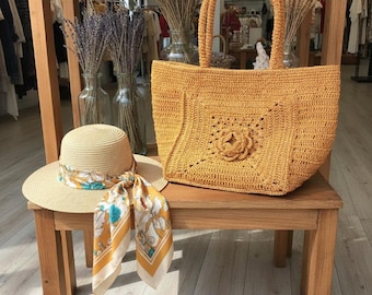 Handmade Raffia Tote Bag: Woven Paper Yarn Beach Bag with Rose
