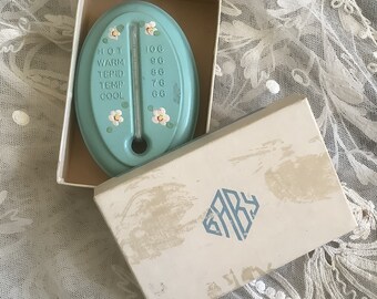 Check The Temperatur - Babys Sweet Room Thermometer in Box - 1950's American - Handgemalte Blumen