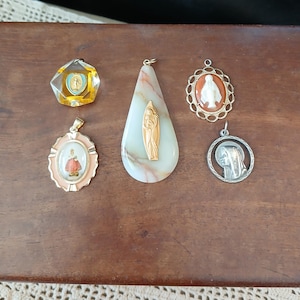 Vintage 5 Religious Virgin Mary Varioius Charms/Pendants, Made of Italian Marble, Lucite, and Metal, 15/16 to 2 3/8 inches