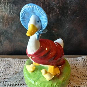 Jack Rabbit Creations- Classic Duck Music Box- Wind-Up