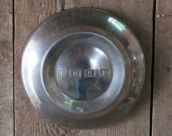1954 Ford Hubcap - Item No. 687
