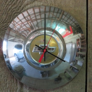 1950 Chevrolet Hubcap Clock Item No. 2757 image 1