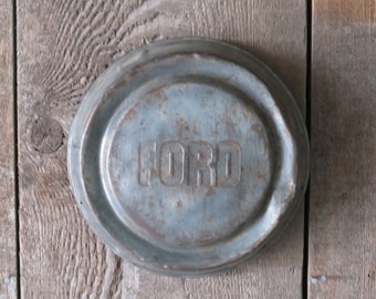 1957-59 Ford Truck Hub Cap - Item No. 686