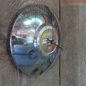 1950 Chevrolet Hubcap Clock Item No. 2757 image 3