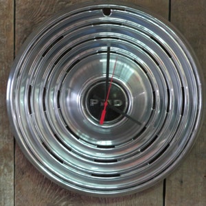 1969 Pontiac Hubcap Clock no.1462 image 1