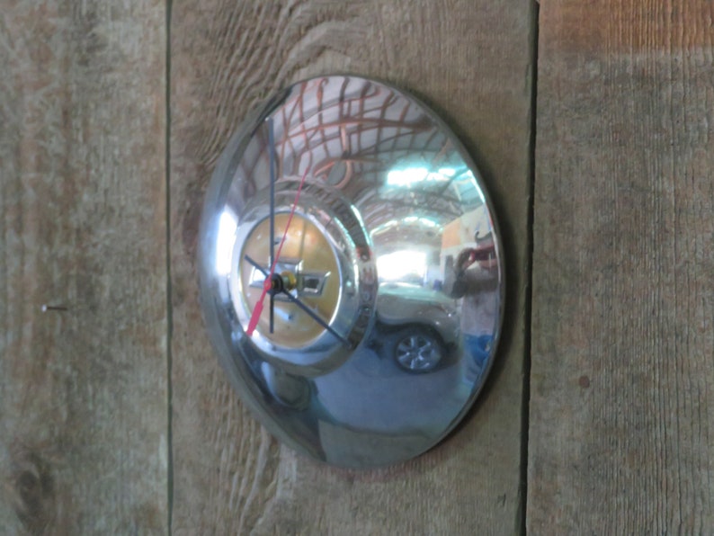 1950 Chevrolet Hubcap Clock Item No. 2757 image 2