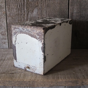 1930&#39;s &quot;Rare&quot; Bread Box - Item No. 918