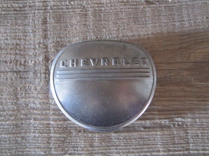 Vintage Chevrolet Pickup Horn Button Item No. 884 image 1