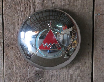 C Tee-Pee Camper Hubcap - Item No. 690