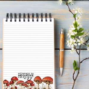 Scarica subito la carta da scrivere con i funghi