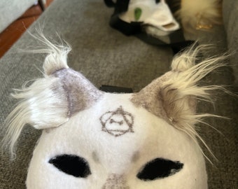 grey and white therian cat mask