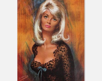Peut inclure: Illustration vintage d'une femme aux cheveux blonds et aux yeux verts. Elle porte un haut en dentelle noire avec un nœud bleu. Le fond présente des coups de pinceau orange, jaune et bleu, créant une esthétique rétro.