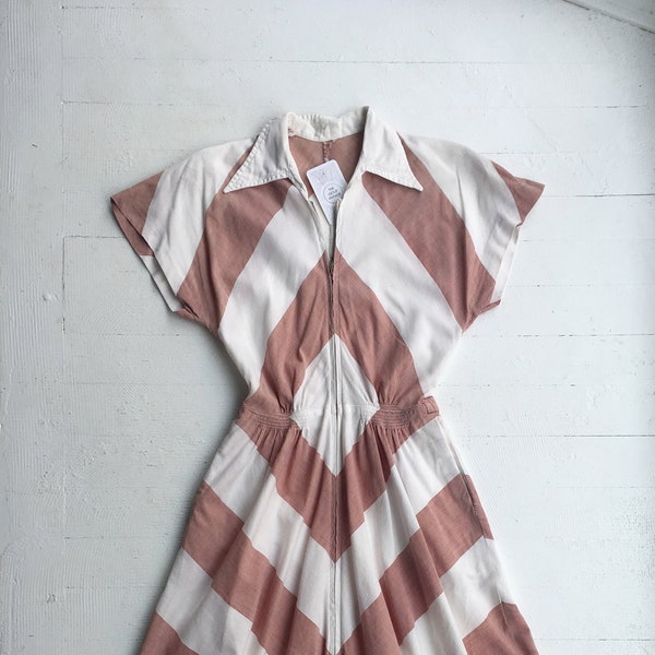 1930s 1940s Chevron Front ZIP Cotton Dress