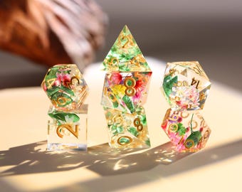 Forest - Inspired Resin Polyhedral Dice Set with Real Leaves, Sharp Edge Dice for D&D, RPG and MTG Games