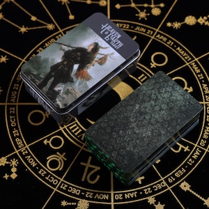 TARÔ CÉU E TERRA - Baralho do Zodíaco Cósmico com Caixa em Relevo Dourado | Oráculo Místico com 78 Cartas + Guia Astral, coleção em caixa de lata