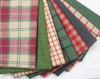 Paquete de telas rústicas de 8 piezas, verdes de bosque y rojos navideños, o cortadas a medida. Paquete de telas para acolchado de retazos, motivos navideños rústicos.