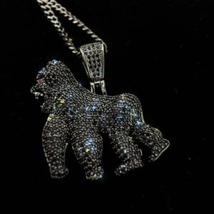 Schwarz Zirkonia Gorilla Anhänger Halskette: Hip Hop Streetwear Schmuck