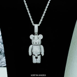 Collar con colgante de oso de dibujos animados de hip-hop con brillo – Joyas de estilo urbano para hombres y mujeres – Regalo de parrilla – Ropa Y2K
