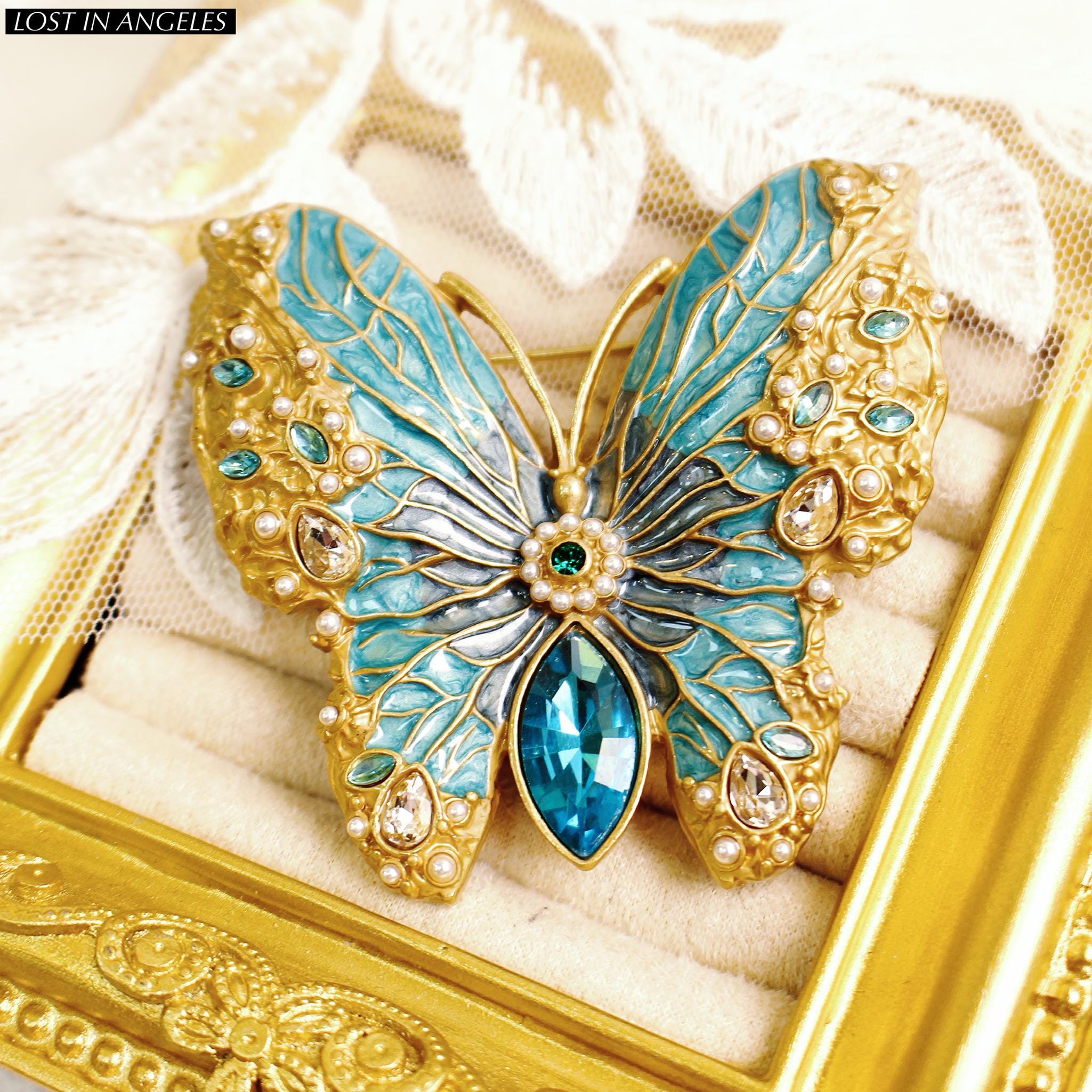 Butterfly Stick Pin Gold-tone Brooch Crystals, Yellow & Amber BSK, Vintage, Gold Tone, Diamond Cut Butterfly Pin/Brooch  main image 2