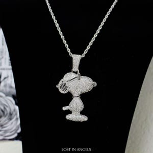 Bling Snoopy Pendant Necklace – Hip-Hop Cartoon Jewelry, Iced Out Dog Charm, Gift for Rappers, Grillz Men & Women