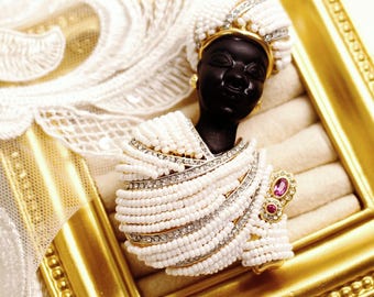 Vintage Style Moorish Portrait Brooch: Beaded Egyptian Ankh