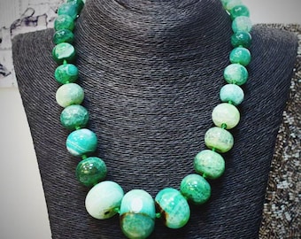 Green Agate Beaded Necklace: Handcrafted Boho Statement Jewelry