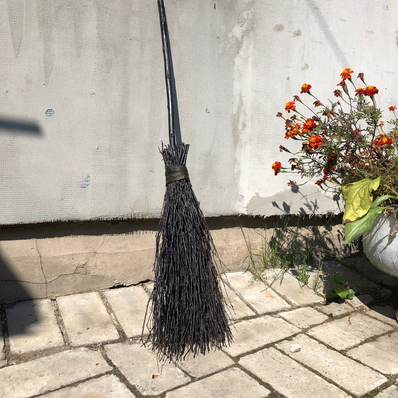 Forum Novelties Witch Broom – Brand New With Tags, Perfect For Halloween & Costumes