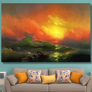 Może przedstawiać: Duży wydruk na płótnie dramatycznego obrazu morskiego. Dzieło przedstawia wzburzone morze pod ognistym zachodem słońca, z małą łodzią i postaciami walczącymi z falami. Paleta barw obejmuje żywe odcienie pomarańczy, zieleni i żółci.