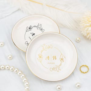 Personalized Wedding Gift, Minimalist Ring Dish with Initials and Date, Bridal Shower Gift, Engagement Gift, Couple Gift, Bridesmaid Gift