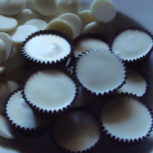 15 White Chocolate Peanut Butter Cups image 1