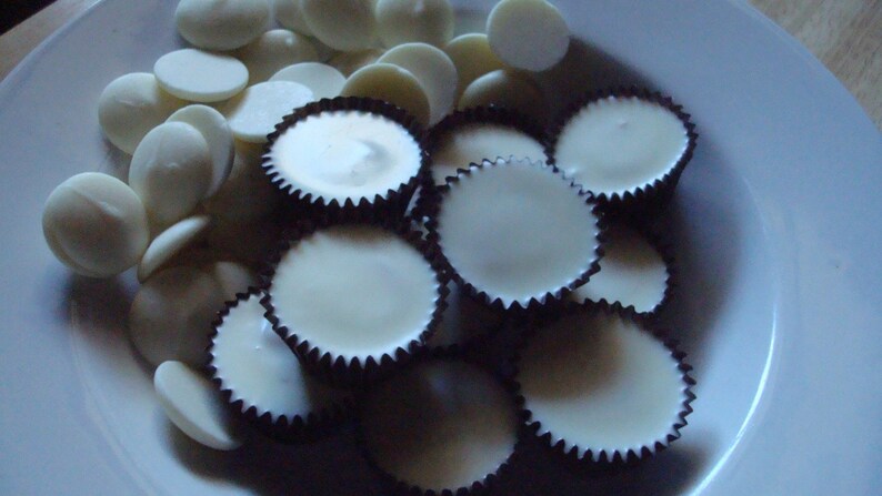 15 White Chocolate Peanut Butter Cups image 1