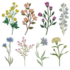 Op de afbeelding: Een set van acht geborduurde bloemmotieven met verschillende bloemen in tinten geel, roze, blauw en groen. De motieven zijn perfect voor borduurprojecten, zoals kruissteek, naaldpunt of machineborduurwerk.