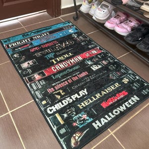 Retrofilms, modern tapijt, horror, VHS-films, kleurrijk tapijt, kunsttapijt, filmtapijt, woondecoratietapijt, antisliptapijt, tapijt, vloerkleed, populair tapijt