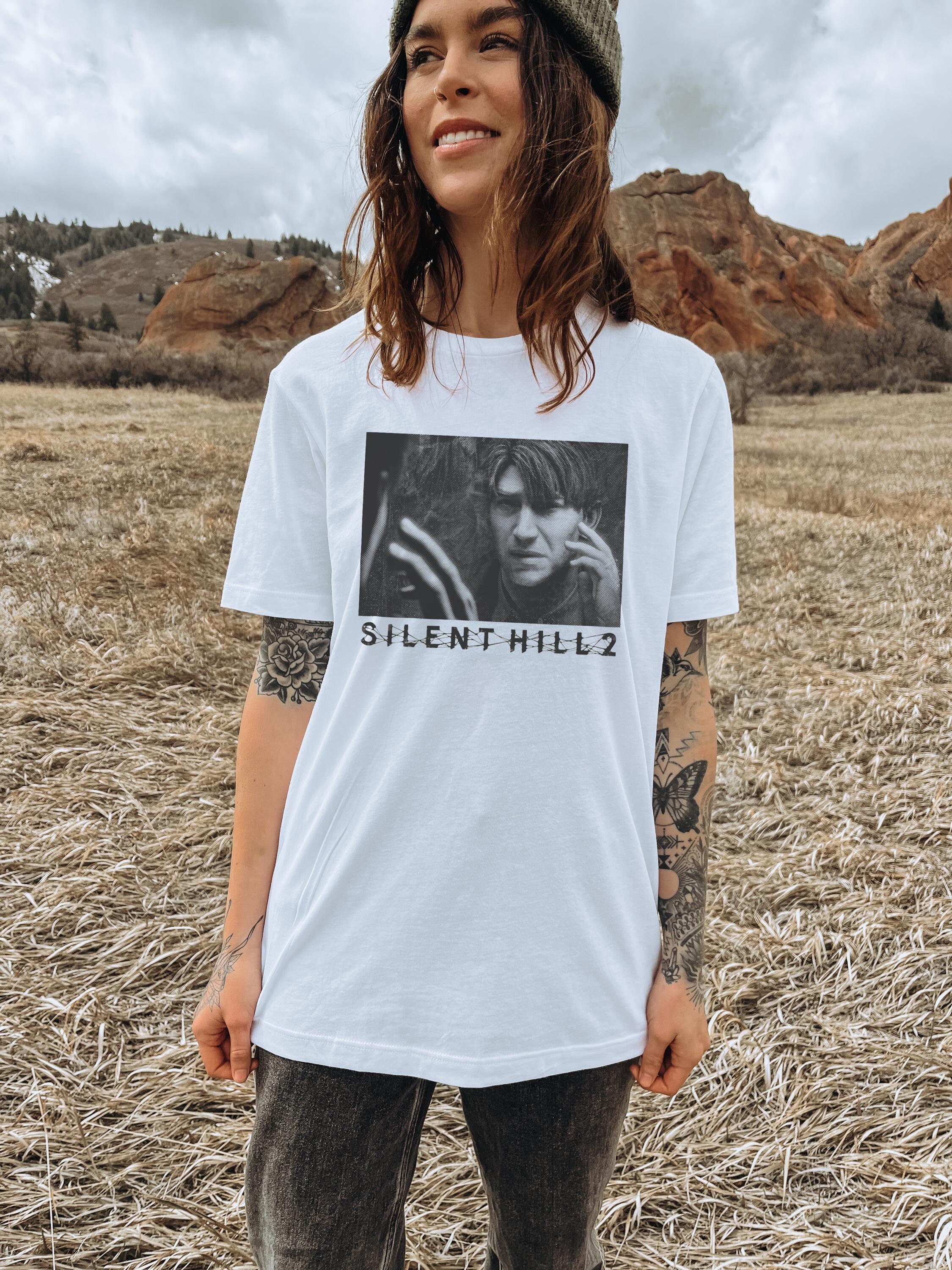 サイレントヒル2 リメイク Tシャツ | ユニセックス レトロゲームT 